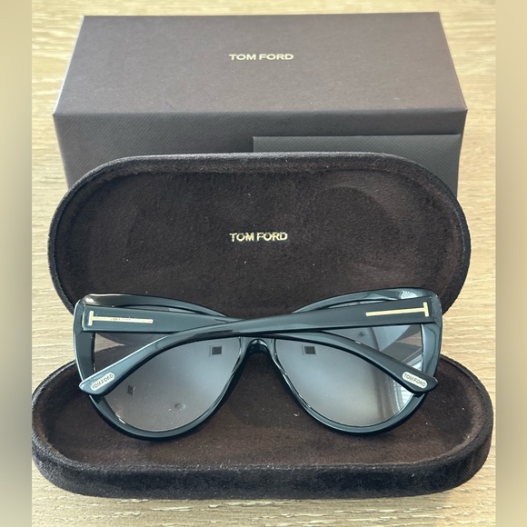 Tom Ford Black Women's Sunglasses - Picture 16 of 16